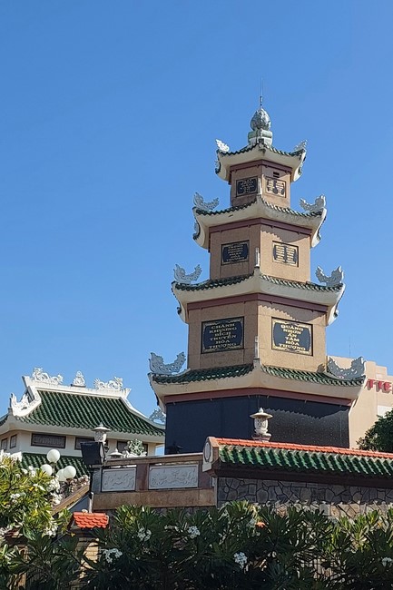 Donating to Gia Lai – Ninh Thuận – Bình Thuận Buddhist Intermediate School from Ngo Chan Tu Education Talent Monk Fund