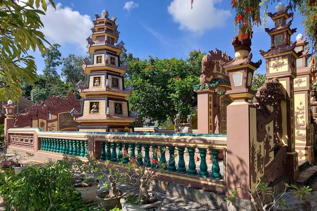 Donating to Gia Lai – Ninh Thuận – Bình Thuận Buddhist Intermediate School from Ngo Chan Tu Education Talent Monk Fund