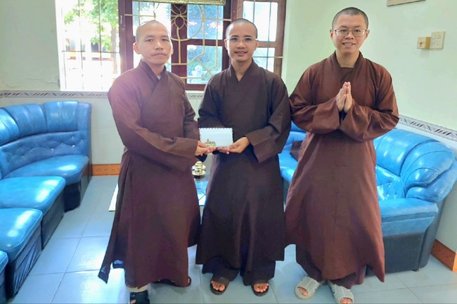 Donating to Gia Lai – Ninh Thuận – Bình Thuận Buddhist Intermediate School from Ngo Chan Tu Education Talent Monk Fund