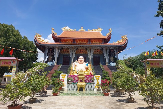 Donating to Gia Lai – Ninh Thuận – Bình Thuận Buddhist Intermediate School from Ngo Chan Tu Education Talent Monk Fund