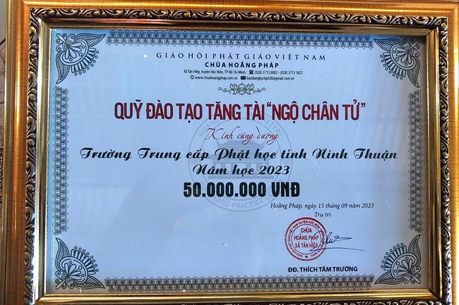 Donating to Gia Lai – Ninh Thuận – Bình Thuận Buddhist Intermediate School from Ngo Chan Tu Education Talent Monk Fund
