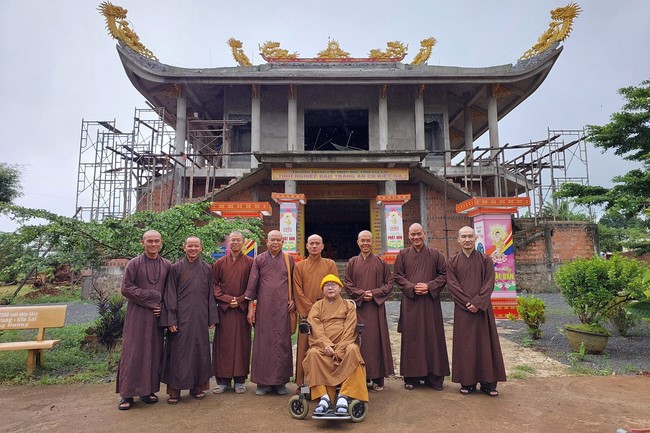 Donating to Gia Lai – Ninh Thuận – Bình Thuận Buddhist Intermediate School from Ngo Chan Tu Education Talent Monk Fund