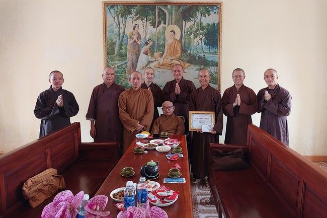 Donating to Gia Lai – Ninh Thuận – Bình Thuận Buddhist Intermediate School from Ngo Chan Tu Education Talent Monk Fund