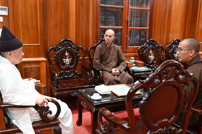 Quỹ đào tạo Tăng tài Ngộ Chân Tử cúng dường đến Học viện PGVN tại Hà Nội