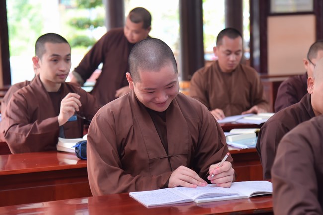 Quỹ đào tạo Tăng tài Ngộ Chân Tử cúng dường tại trường Trung cấp Phật học Long An – Bình Dương