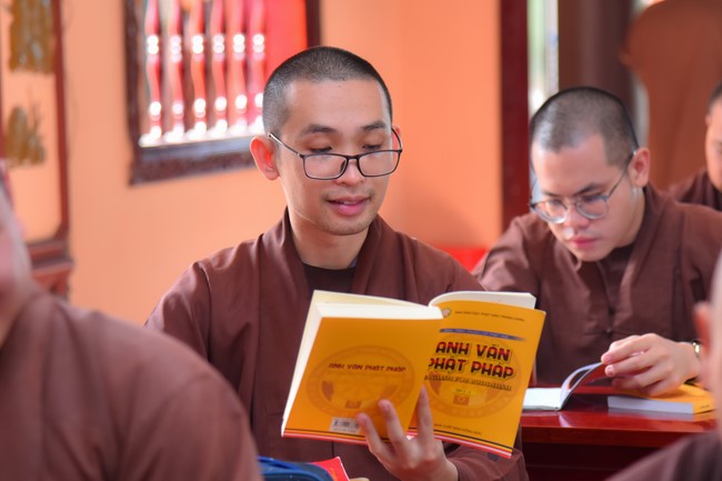 Quỹ đào tạo Tăng tài Ngộ Chân Tử cúng dường tại trường Trung cấp Phật học Long An – Bình Dương