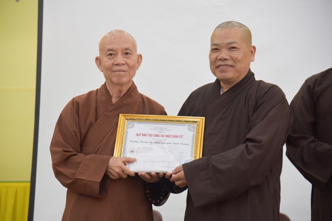 Quỹ đào tạo Tăng tài Ngộ Chân Tử cúng dường tại trường Trung cấp Phật học Long An – Bình Dương