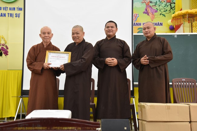 Quỹ đào tạo Tăng tài Ngộ Chân Tử cúng dường tại trường Trung cấp Phật học Long An – Bình Dương