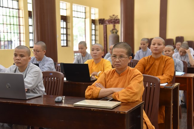 Quỹ đào tạo Tăng tài Ngộ Chân Tử cúng dường tại trường Trung cấp Phật học Long An – Bình Dương