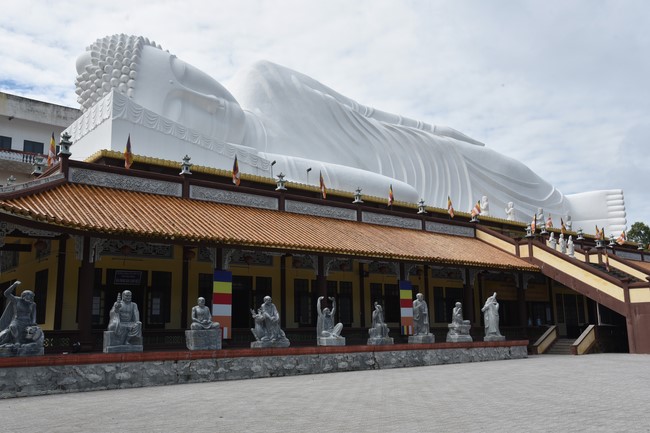 Quỹ đào tạo Tăng tài Ngộ Chân Tử cúng dường tại trường Trung cấp Phật học Long An – Bình Dương