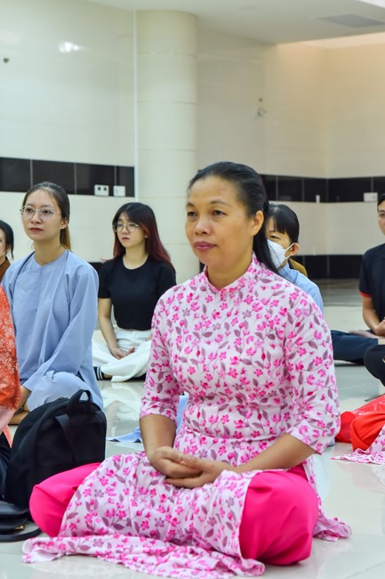 Nhóm Hiểu và Thương: trang nghiêm đảnh lễ khánh tuế Hòa thượng Đạo trưởng