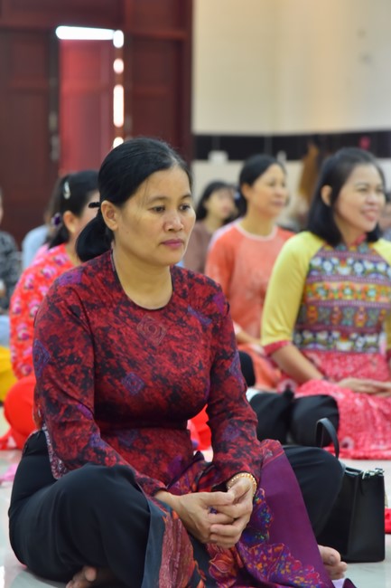 Nhóm Hiểu và Thương: trang nghiêm đảnh lễ khánh tuế Hòa thượng Đạo trưởng