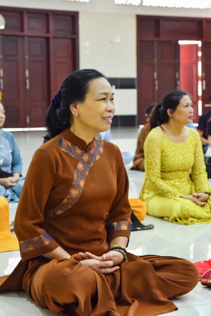 Nhóm Hiểu và Thương: trang nghiêm đảnh lễ khánh tuế Hòa thượng Đạo trưởng