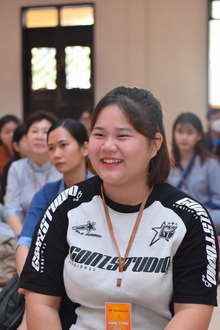 Nhóm “Hành Trình Thiện Duyên”: Một ngày sinh hoạt và tu học tại chùa Hoằng Pháp