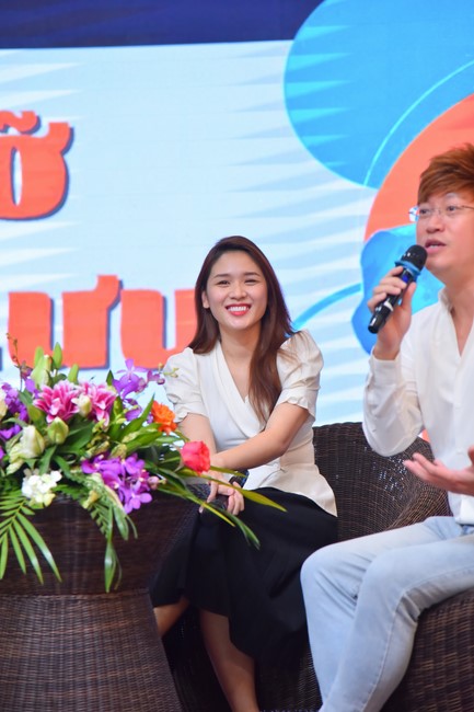 Nhóm “Hành Trình Thiện Duyên”: Một ngày sinh hoạt và tu học tại chùa Hoằng Pháp