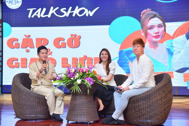 Nhóm “Hành Trình Thiện Duyên”: Một ngày sinh hoạt và tu học tại chùa Hoằng Pháp