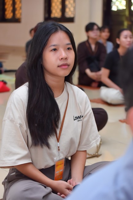 Nhóm “Hành Trình Thiện Duyên”: Một ngày sinh hoạt và tu học tại chùa Hoằng Pháp