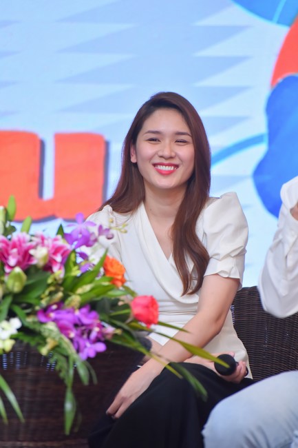 Nhóm “Hành Trình Thiện Duyên”: Một ngày sinh hoạt và tu học tại chùa Hoằng Pháp