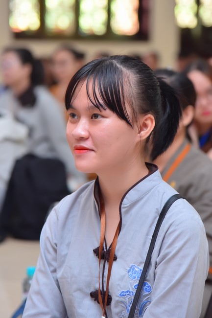 Nhóm “Hành Trình Thiện Duyên”: Một ngày sinh hoạt và tu học tại chùa Hoằng Pháp