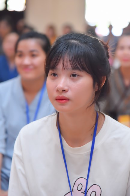 Nhóm “Hành Trình Thiện Duyên”: Một ngày sinh hoạt và tu học tại chùa Hoằng Pháp