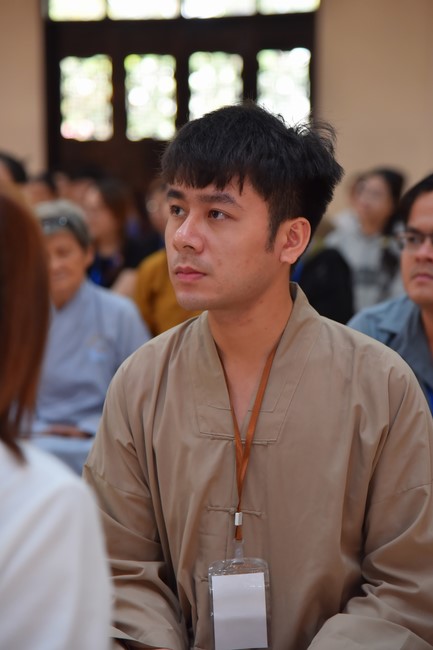 Nhóm “Hành Trình Thiện Duyên”: Một ngày sinh hoạt và tu học tại chùa Hoằng Pháp