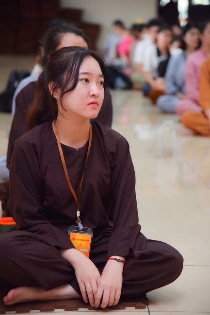 Nhóm “Hành Trình Thiện Duyên”: Một ngày sinh hoạt và tu học tại chùa Hoằng Pháp