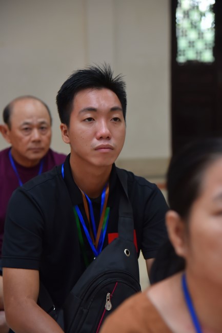 Nhóm “Hành Trình Thiện Duyên”: Một ngày sinh hoạt và tu học tại chùa Hoằng Pháp