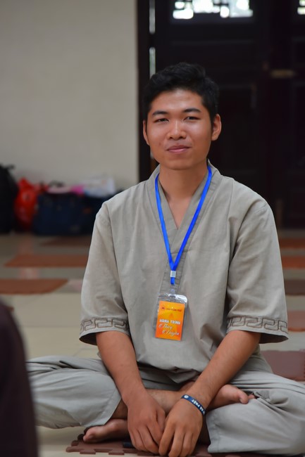 Nhóm “Hành Trình Thiện Duyên”: Một ngày sinh hoạt và tu học tại chùa Hoằng Pháp