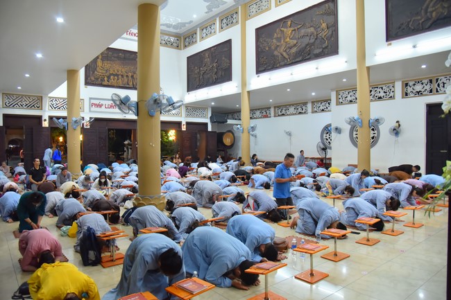 Lễ sám hối danh hiệu Bồ Tát Quán Thế Âm