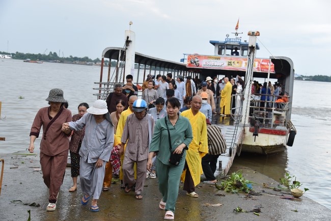 The 9th One-Day Retreat at Minh Chat ashram in Can Tho
