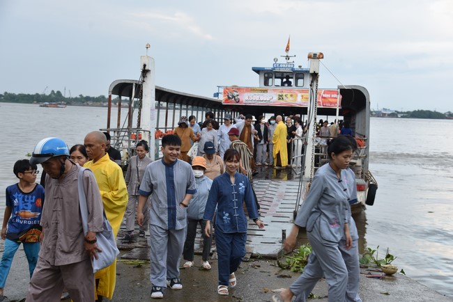 The 9th One-Day Retreat at Minh Chat ashram in Can Tho