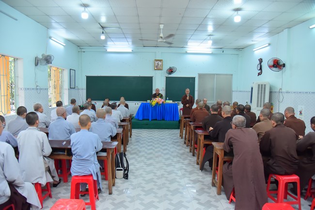 Donating to Tan Binh district’s Buddhist Intermediate School from NCT Education Talent Monk Fund