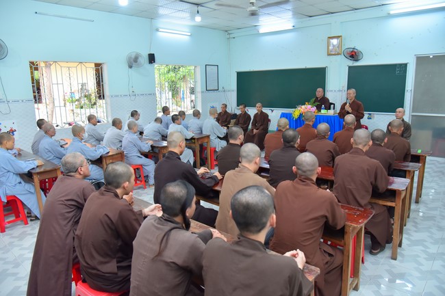 Donating to Tan Binh district’s Buddhist Intermediate School from NCT Education Talent Monk Fund