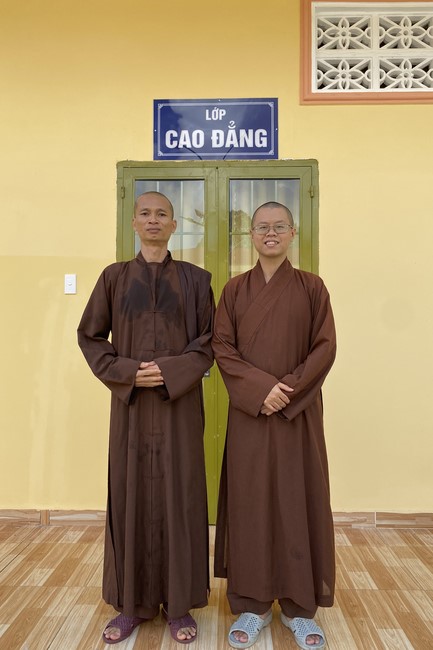 Donating to Bà Rịa - Vũng Tàu province’s Buddhist Intermediate School from NCT Education Talent Monk Fund