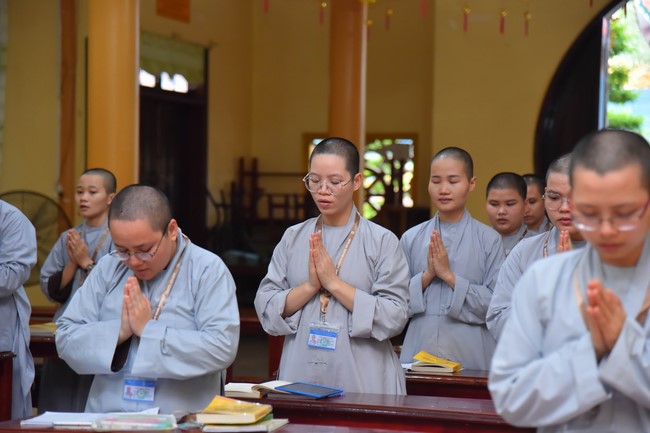 Donating to Tien Giang province’s Buddhist Intermediate - College  School from NCT Education Talent Monk Fund