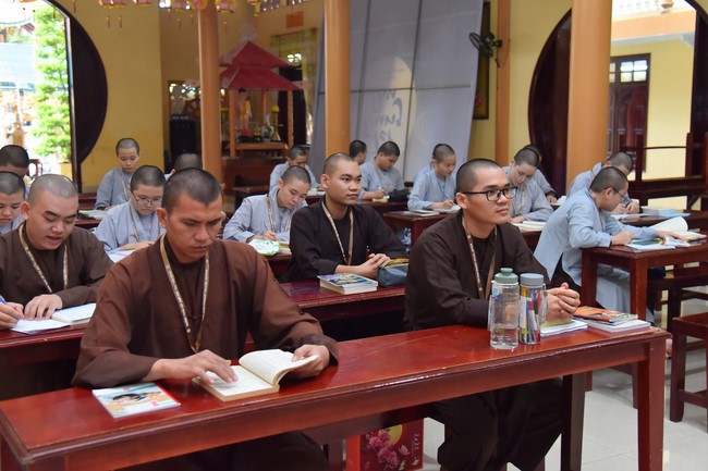 Donating to Tien Giang province’s Buddhist Intermediate - College  School from NCT Education Talent Monk Fund