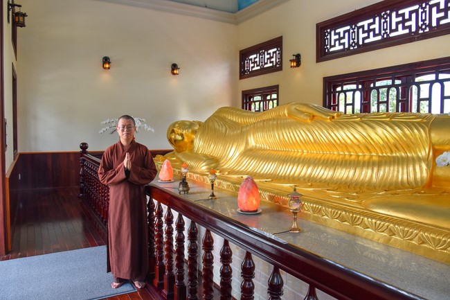 Donating to Tien Giang province’s Buddhist Intermediate - College  School from NCT Education Talent Monk Fund