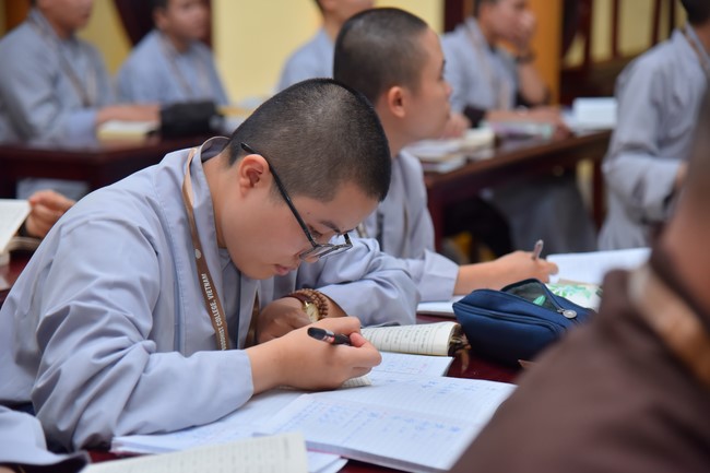 Donating to Tien Giang province’s Buddhist Intermediate - College  School from NCT Education Talent Monk Fund