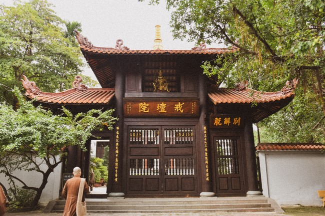 Donating to Law Propagation Class at Hue Nghiem Pagoda from NCT Education Talent Monk Fund