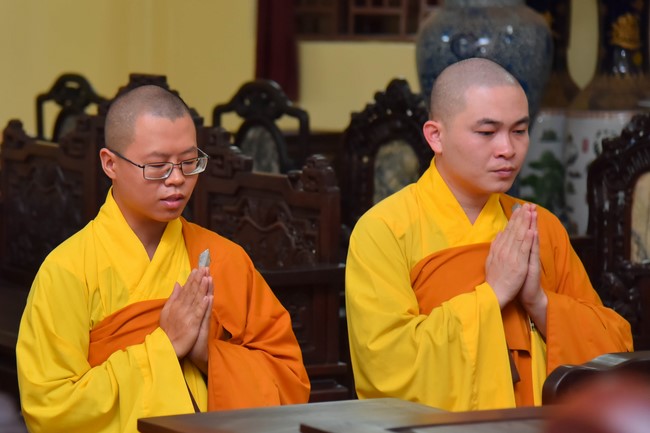 Donating to Law Propagation Class at Hue Nghiem Pagoda from NCT Education Talent Monk Fund