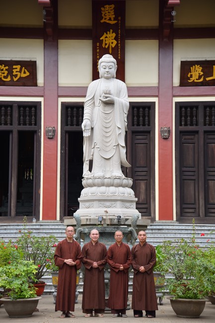 Donating to Law Propagation Class at Hue Nghiem Pagoda from NCT Education Talent Monk Fund