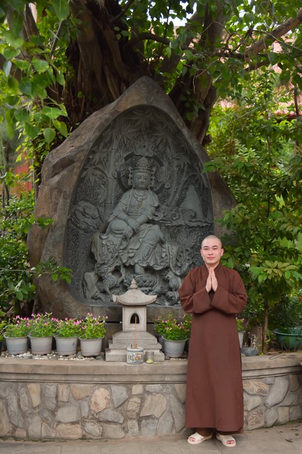 Donating to Law Propagation Class at Hue Nghiem Pagoda from NCT Education Talent Monk Fund