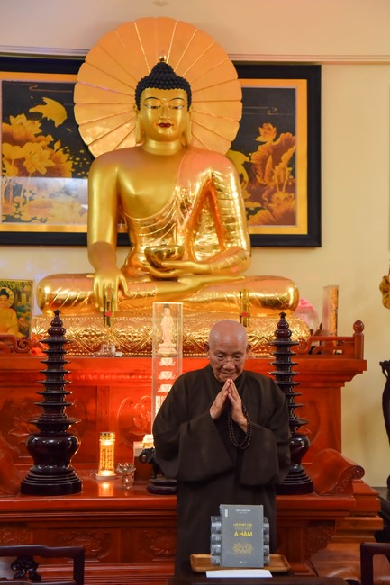 Donating to Law Propagation Class at Hue Nghiem Pagoda from NCT Education Talent Monk Fund