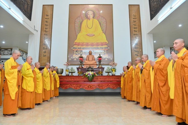 Prostrating five hundred names Bodhisattva Avalokitesvara