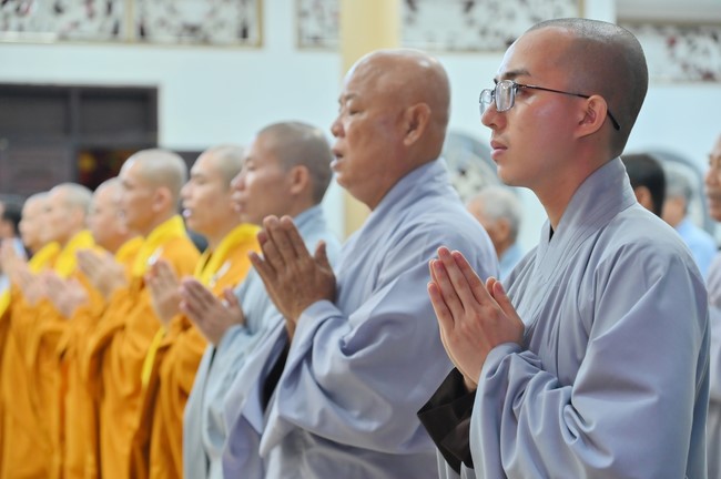 Prostrating five hundred names Bodhisattva Avalokitesvara