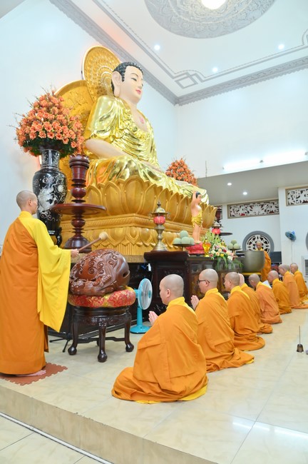 Prostrating five hundred names Bodhisattva Avalokitesvara