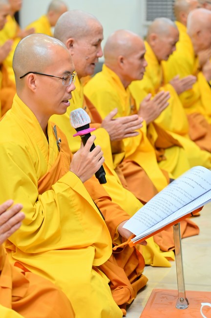 Prostrating five hundred names Bodhisattva Avalokitesvara