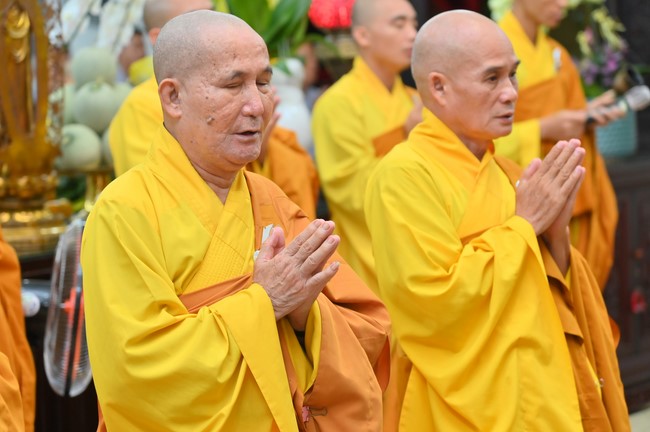 Prostrating five hundred names Bodhisattva Avalokitesvara