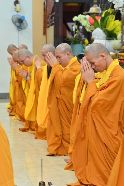 Prostrating five hundred names Bodhisattva Avalokitesvara