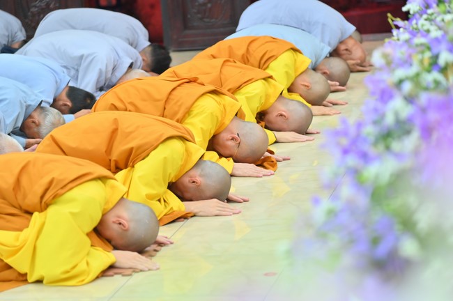 Prostrating five hundred names Bodhisattva Avalokitesvara